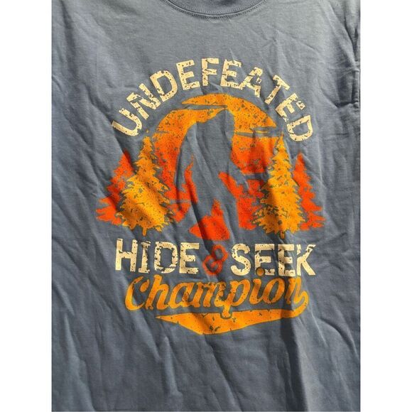 Undefeated Hide and Seek Champion T-shirt size Small - Picture 2 of 2